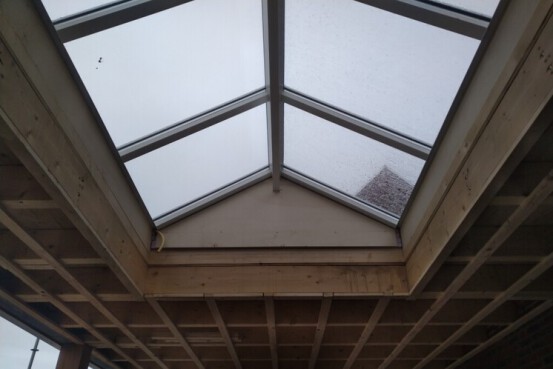 Plaatsen aluminium composiet plafond Finsterwolde